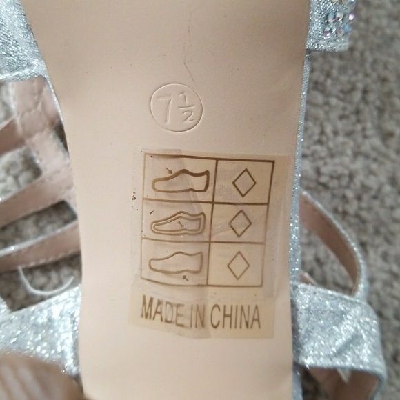 High Heels - Picture 2 of 3